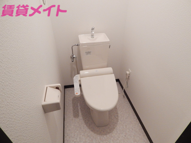 トイレ　写真は同棟別室の写真となります。現状を優先とします