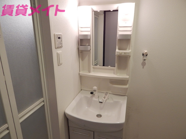 洗面設備　写真は同棟別室の写真となります。現状を優先とします