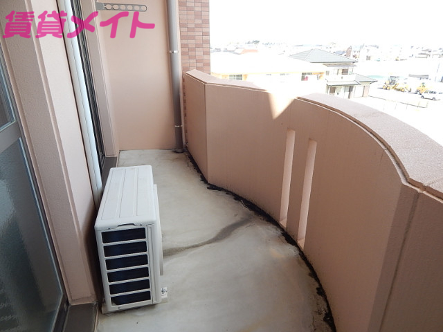 バルコニー　写真は同棟別室の写真となります。現状を優先とします