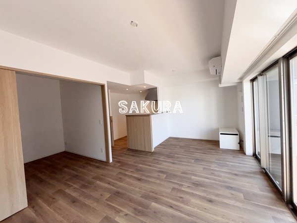 居室・リビング　使いやすい形の為、レイアウトを楽しめます♪