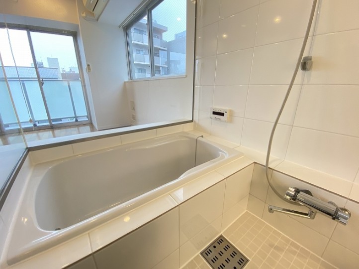 バス・シャワールーム　追い焚きバス