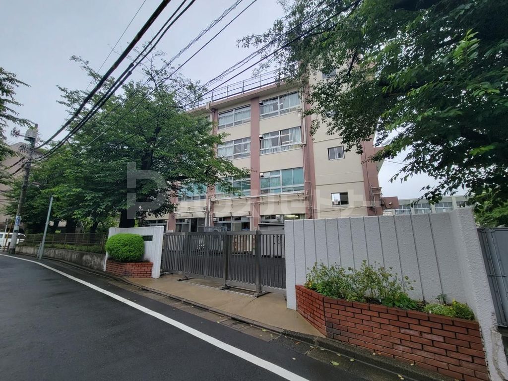 小学校　豊島区立駒込小学校（小学校）まで350m
