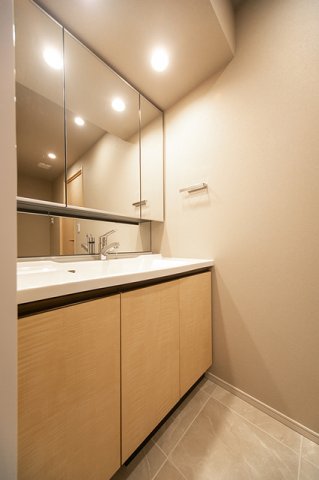 洗面設備　※写真は同タイプ住戸です。