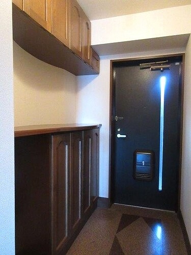 玄関　玄関　※2019年4月撮影時