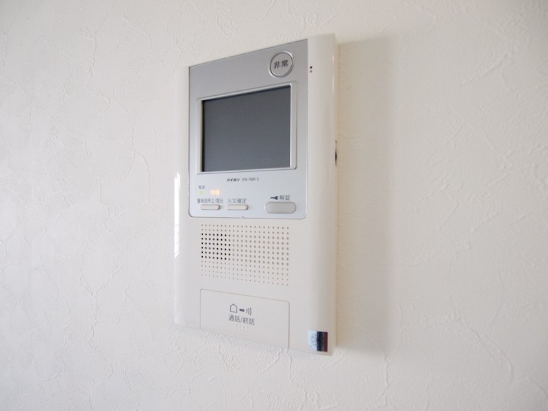 セキュリティ　TVモニタ付きのインターフォン。