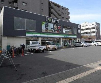 コンビニ　ファミリーマート仲六郷第一京浜店（コンビニ）まで80m