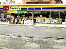 コンビニ　ミニストップ 博多諸岡店（コンビニ）まで758m