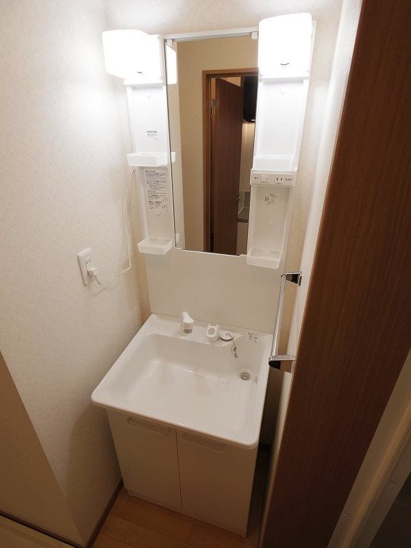 洗面設備　同仕様タイプです