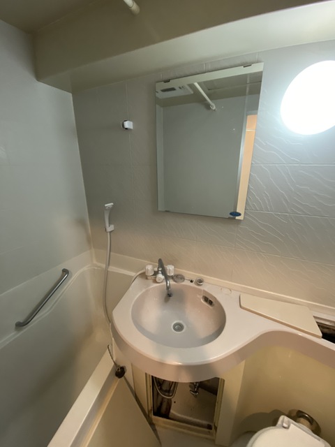 洗面設備　お風呂と一体型です