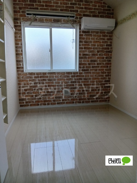 居室・リビング　アクセントクロス