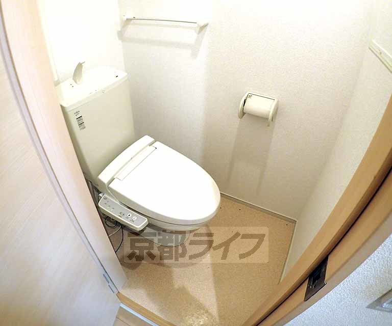 トイレ　ウォシュレット付いてます