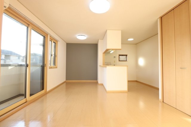 居室・リビング　こちらの居間で趣味の時間をお楽しみください