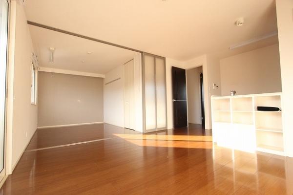 居室・リビング　日あたり良好、団らんスペース