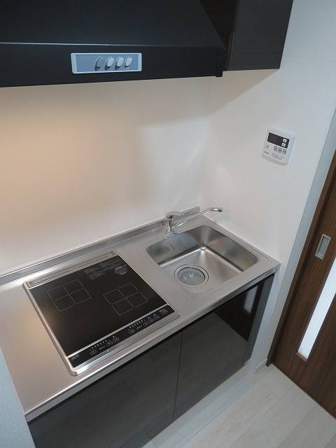 キッチン　コンパクトなキッチンで掃除もラクラク