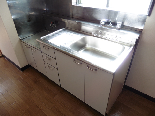 キッチン　※写真は他号室です