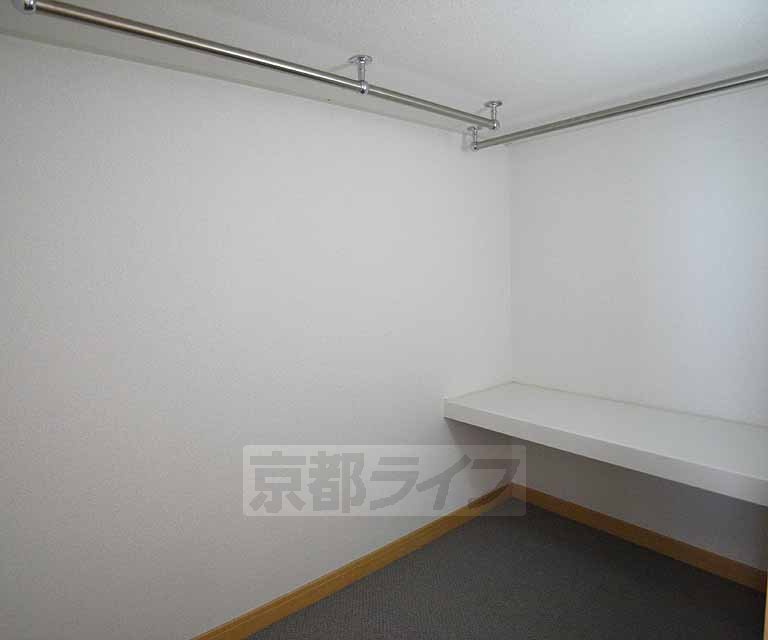 収納　ベッド下の収納スペースです。