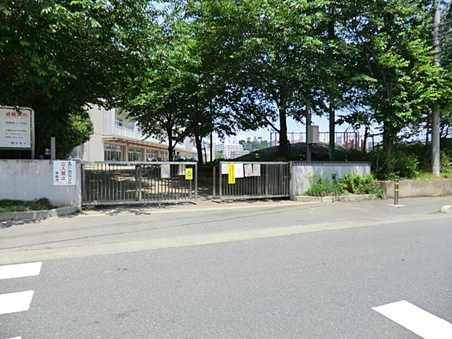 小学校　朝霞市立朝霞第十小学校（小学校）まで522m