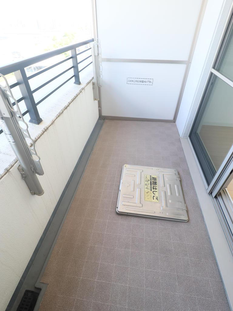 バルコニー　広さのあるワイドバルコニー