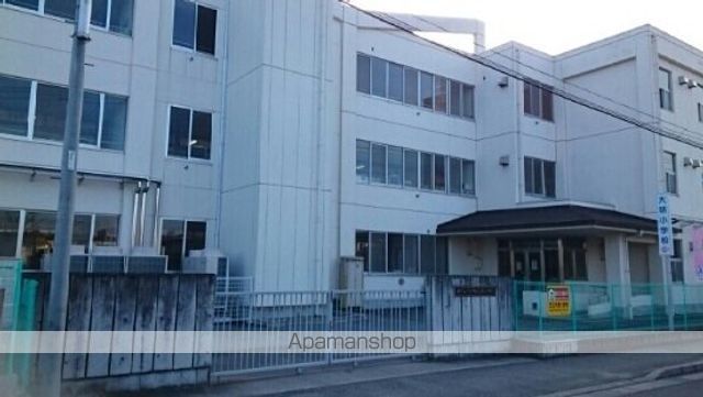 小学校　南アルプス市立大明小学校（小学校）まで140m