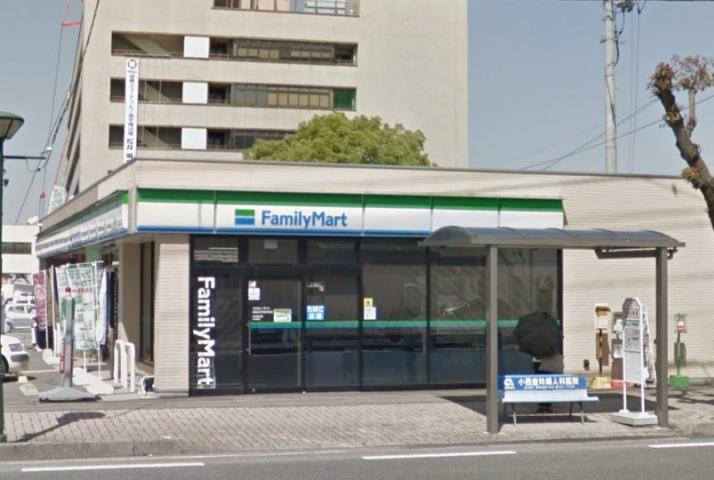 コンビニ　ファミリーマート（コンビニ）まで576m