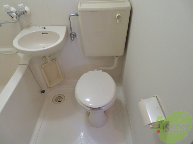 トイレ　こちらはトイレです。清潔感があり、安心して使用できます。