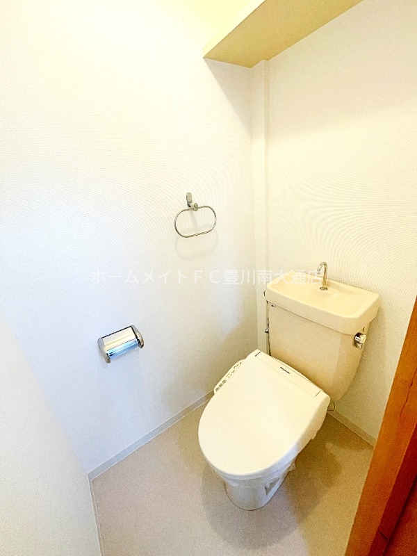 トイレ　同型別部屋写真（反転）