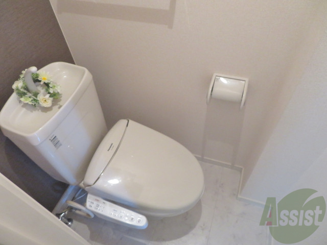 トイレ　ウォシュレット機能がついたトイレです。安心して使用できますね