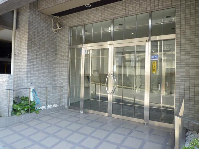 エントランス　オートロック完備