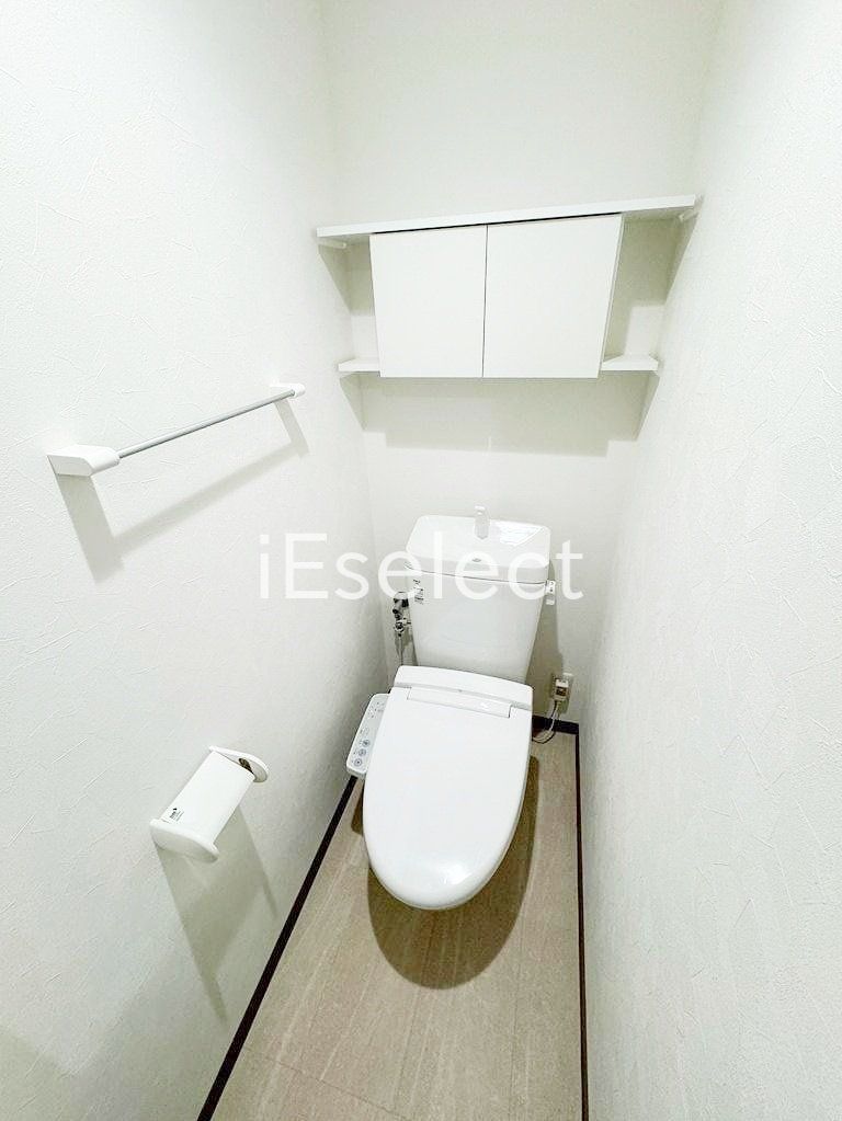 トイレ　温水洗浄便座付きのトイレ