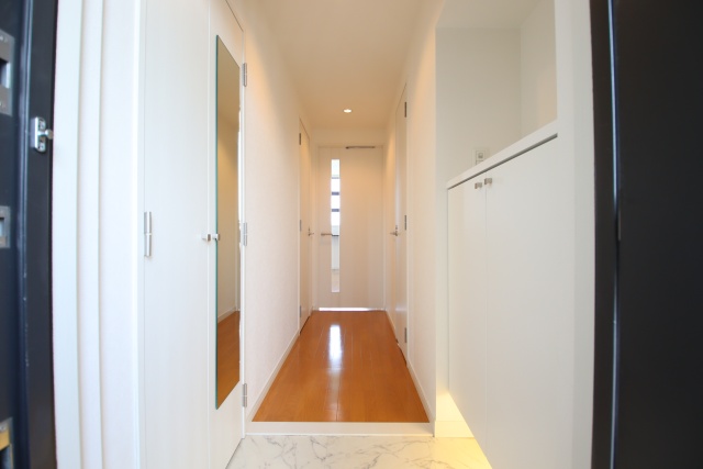 玄関　※別室の参考写真の為、現況優先です。