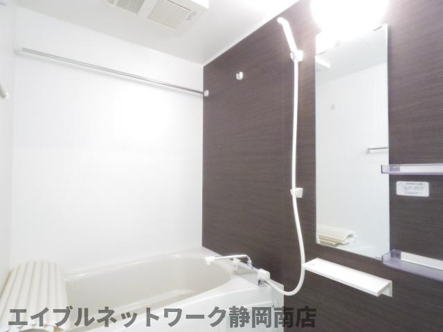 バス・シャワールーム　きれいなお風呂です