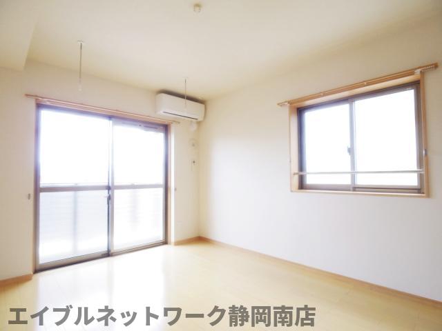 居室・リビング　居間です