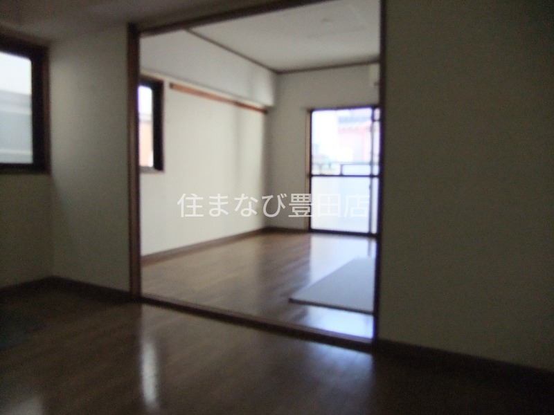 居室・リビング　清掃前