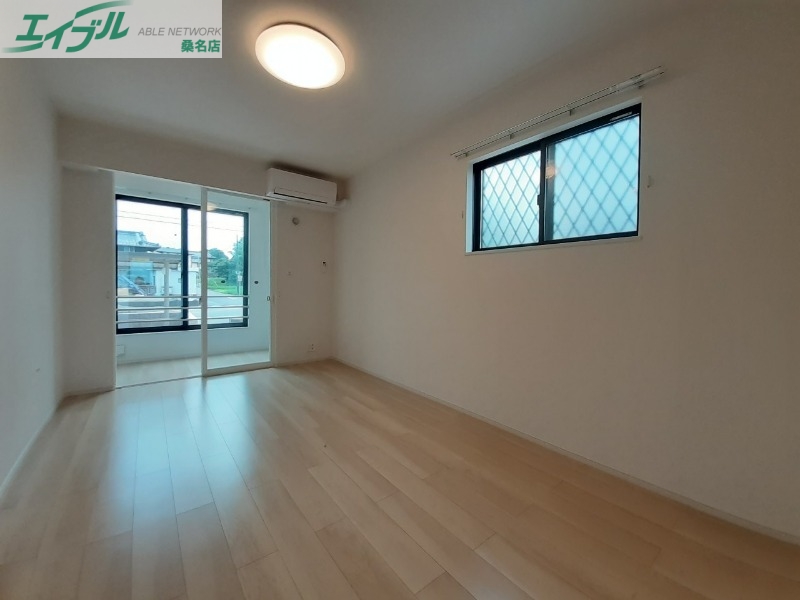 居室・リビング　同タイプ部屋写真です。