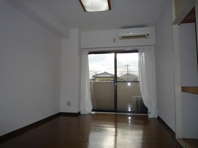 その他部屋・スペース　明るい色調の室内です