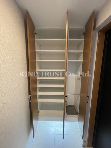 玄関　落ち着いた玄関です