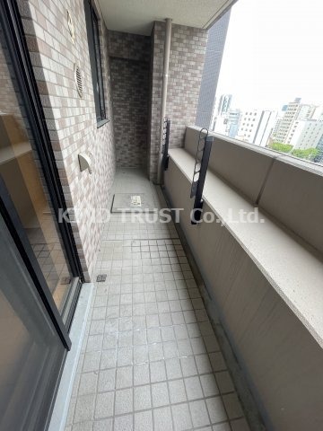 バルコニー　バルコニーからの眺めを楽しみながら食事をしませんか