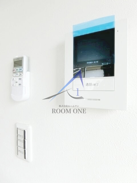 セキュリティ　モニター付きインターホンです。