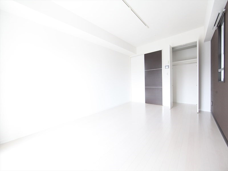 その他部屋・スペース　洋室9.6帖　クローゼット付（収納充実してます）