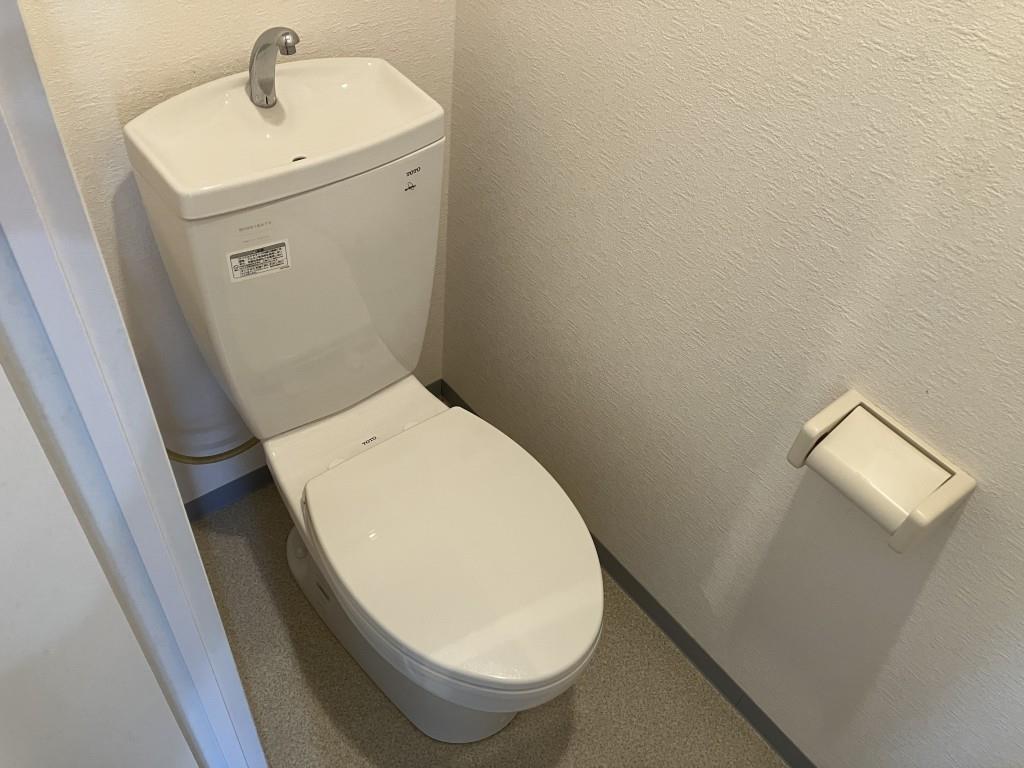 トイレ　※写真は同物件同タイプ別室のものです
