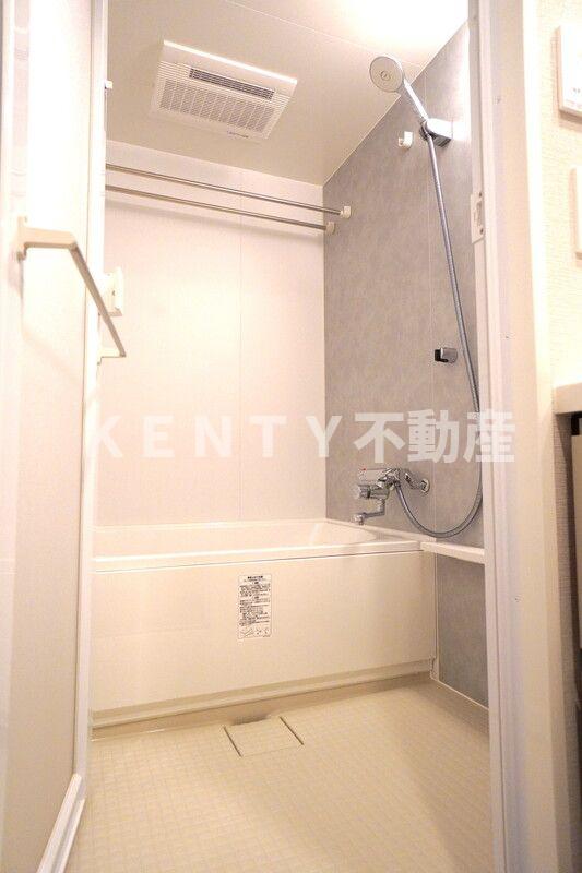 バス・シャワールーム　コンパクトで使いやすいお風呂です