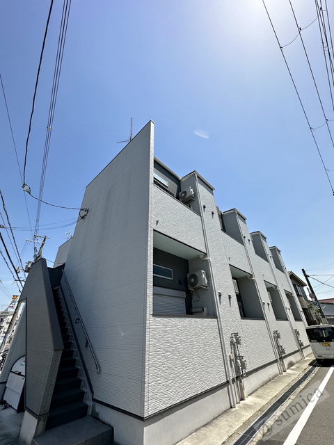 建物外観　スタイリッシュな建物です♪