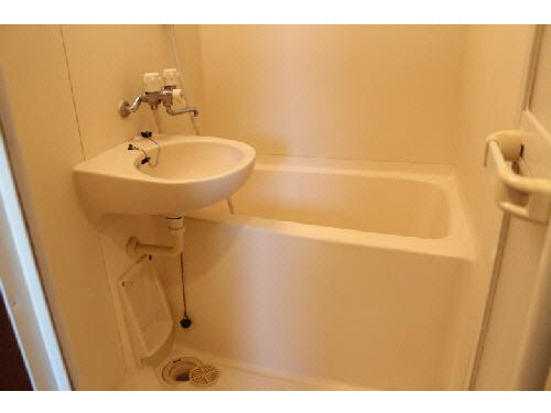 バス・シャワールーム　103