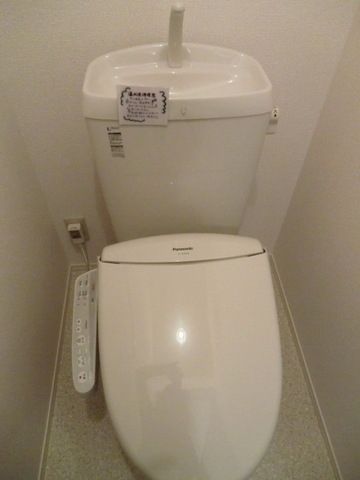 トイレ　ウォシュレット完備