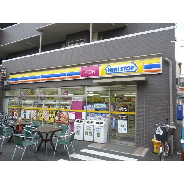 コンビニ　ミニストップ　足立梅島１丁目店（コンビニ）まで417m