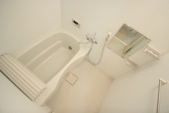 バス・シャワールーム　※別部屋の写真です