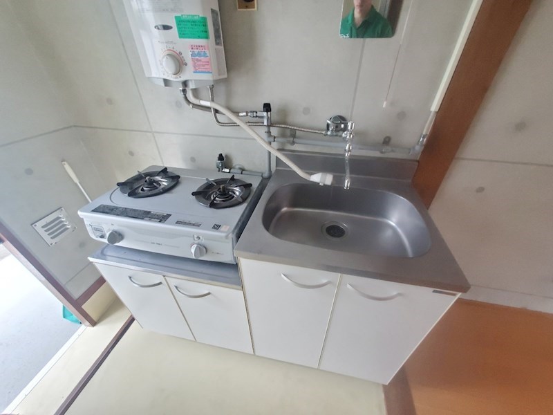 キッチン　お写真は103号室のものを利用しております
