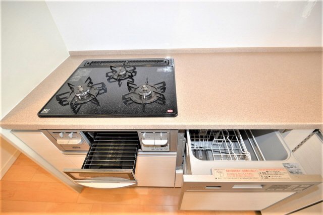 キッチン　写真は同マンションの他のお部屋のものです