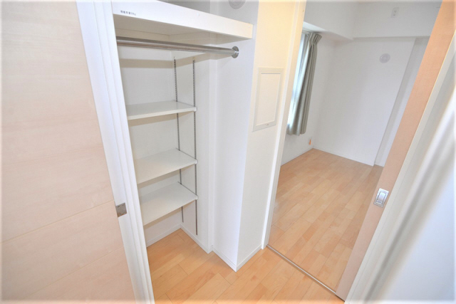 収納　写真は同マンションの他のお部屋のものです