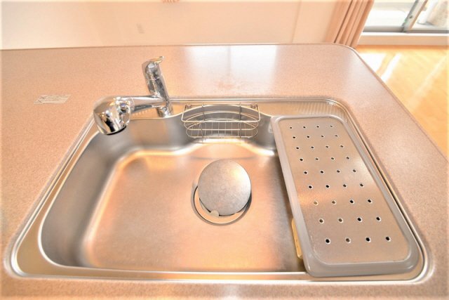 キッチン　写真は同マンションの他のお部屋のものです